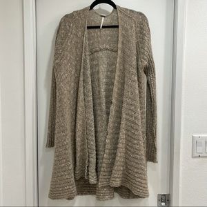 Free People beige swing sweater. Medium